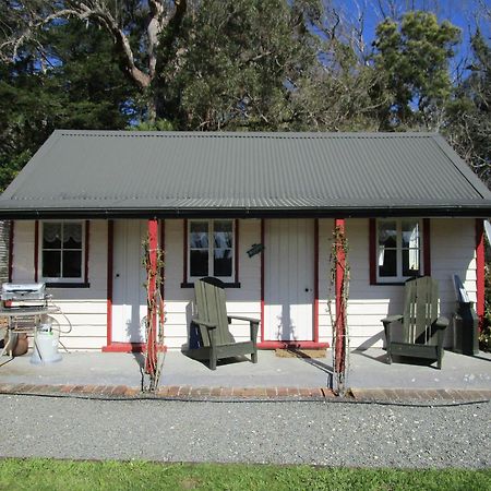India House & Ica Whare In Whareama, Nr Riversdale Beach Exterior foto